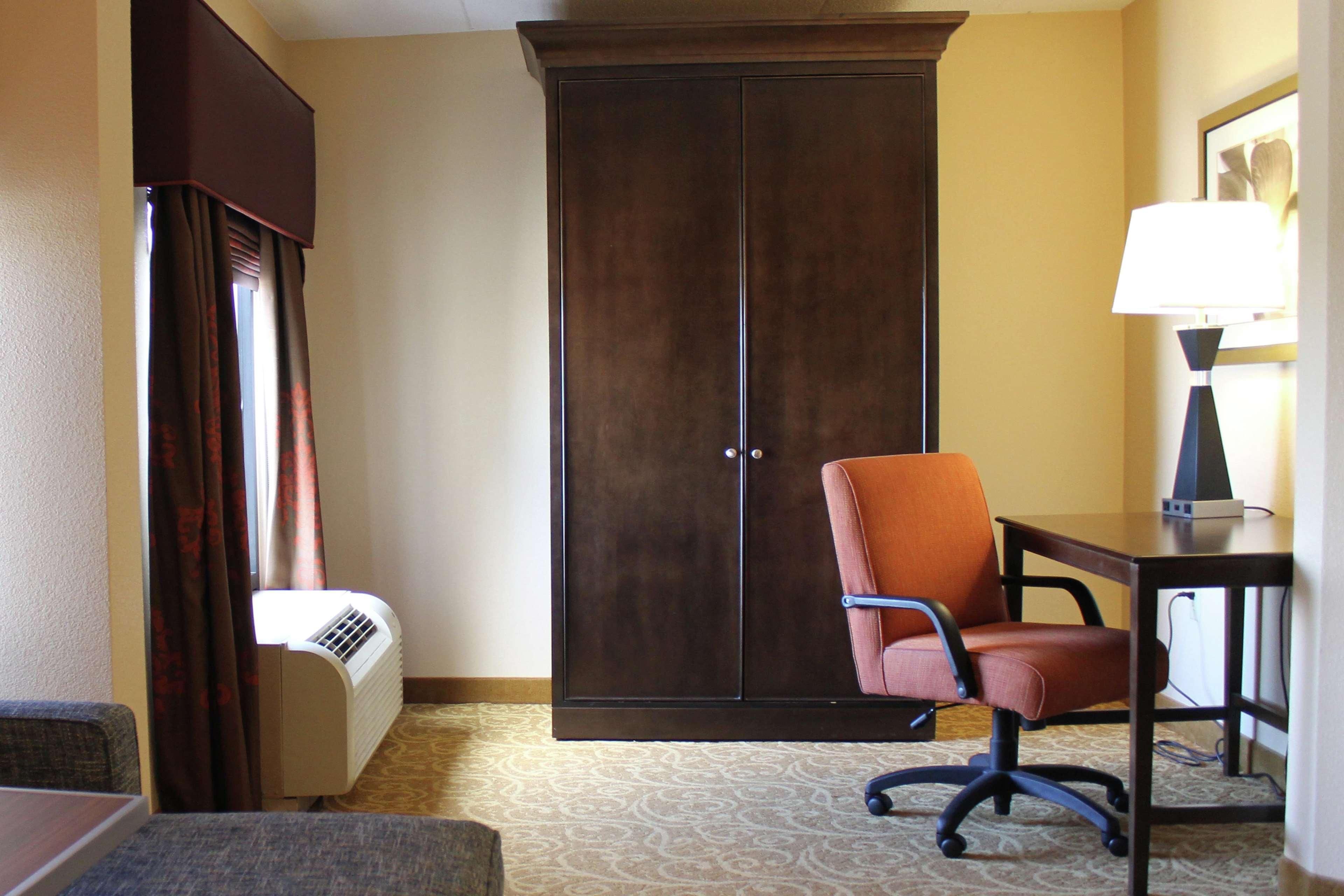 Hotel Hampton 3*