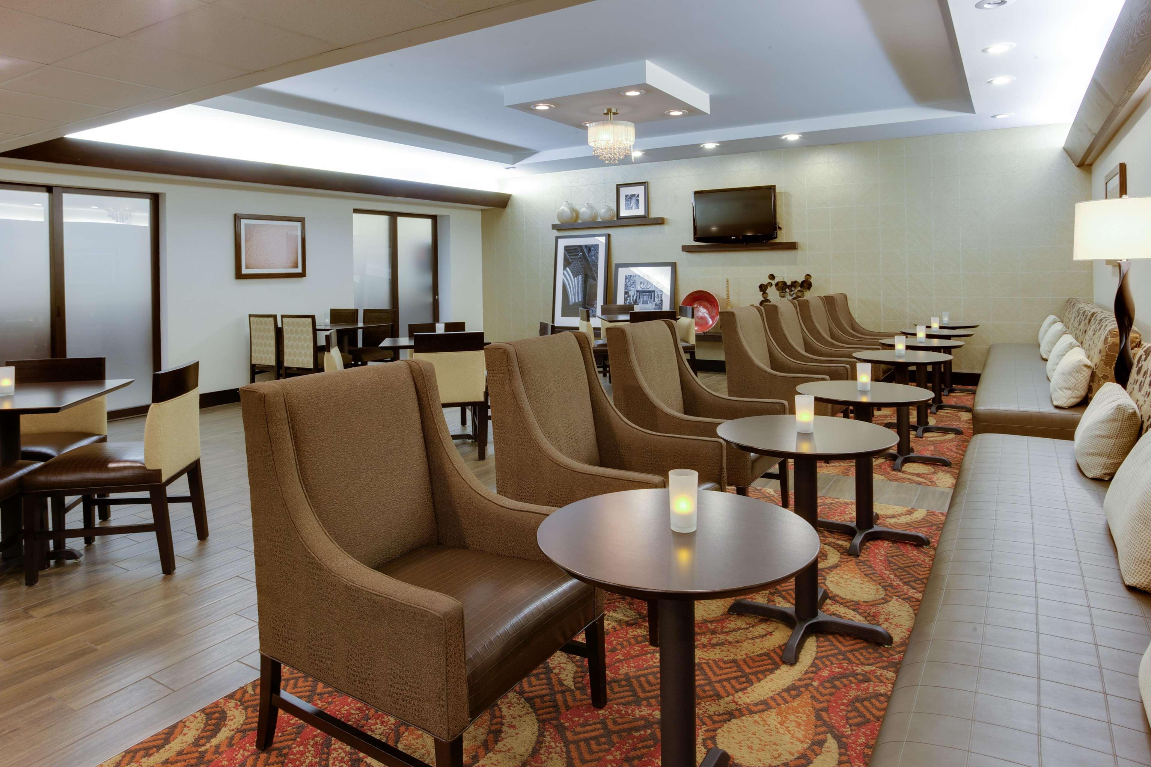 Hotel Hampton 3*