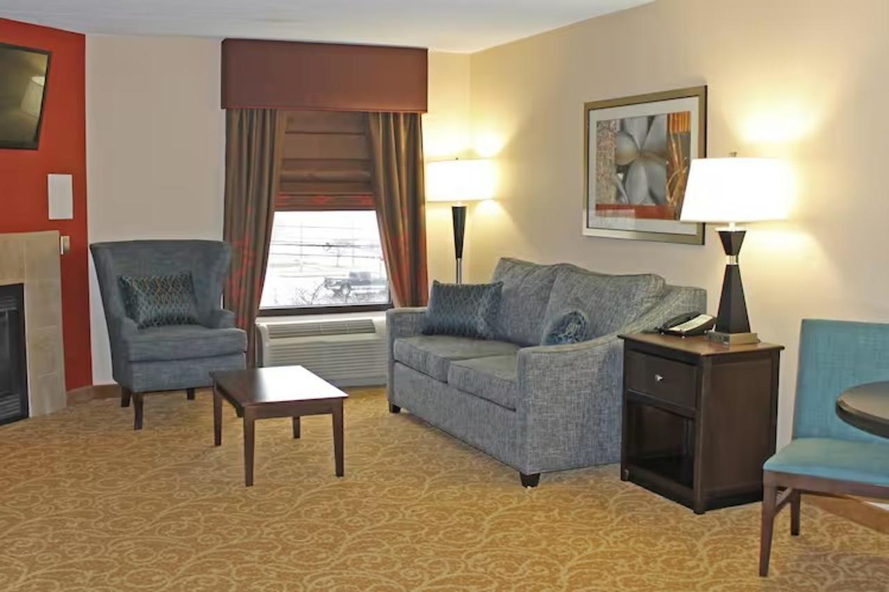 Hampton 3*
